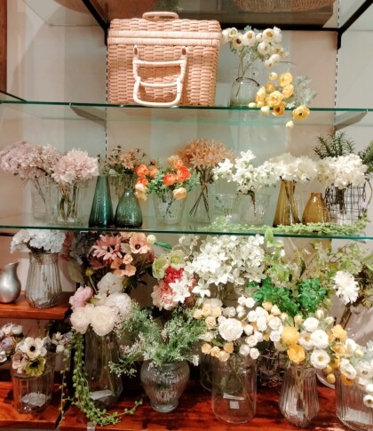 夏カラーの造花が入荷しました♪