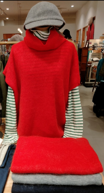 モヘアニットベスト入荷致しました！