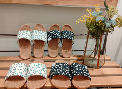 人気スリッパ新作花柄が入荷致しました！