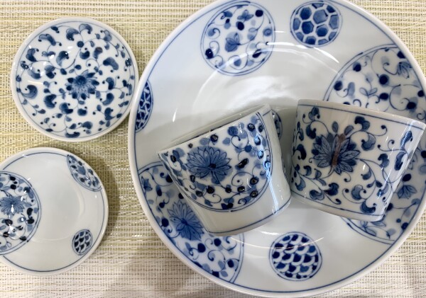 染付の器入荷！