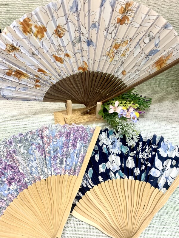 扇子入荷しました！