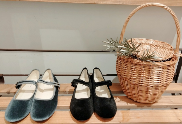 ベロアカンフーシューズ入荷致しました！