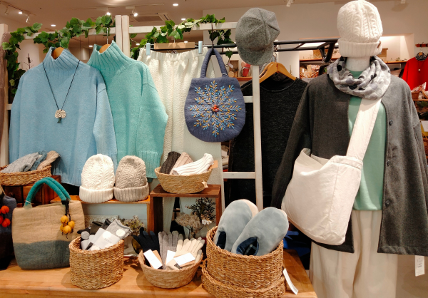 ラムウールニット入荷致しました！