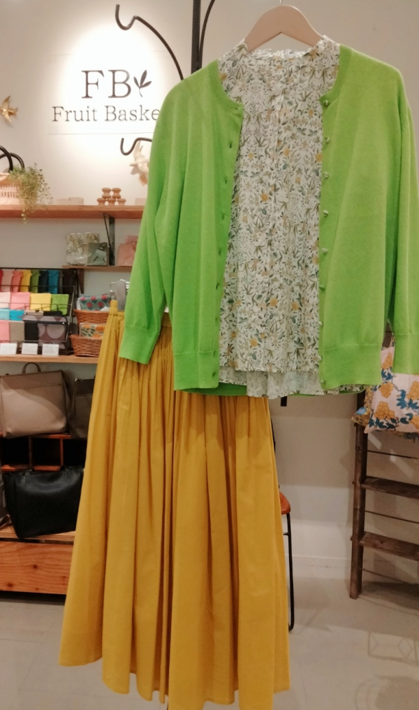 カラフルカラースカートが入荷しました♪