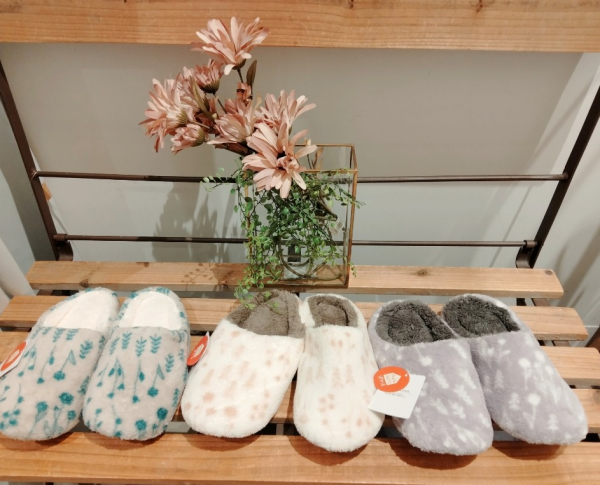 人気ルームシューズ入荷致しました！
