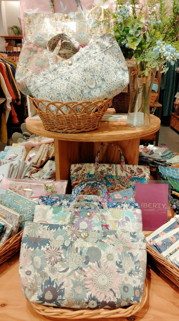 人気のバッグインバッグ入荷♪