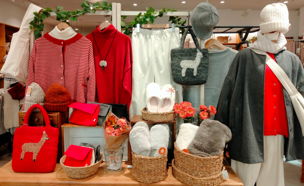 新作ニットベスト入荷致しました！