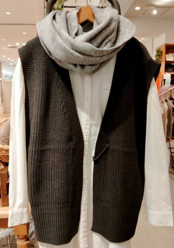 人気のニットカーディガン再入荷！