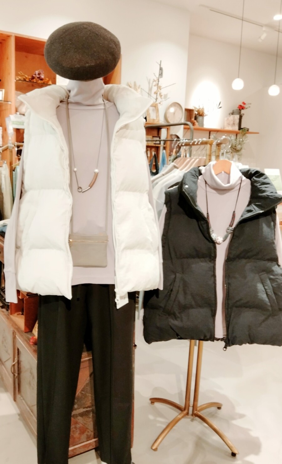 季節の変わり目に便利なベスト