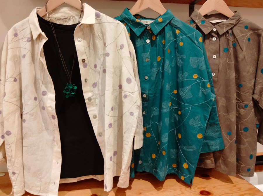 秋の気配まとう刺繍ブラウス届きました！