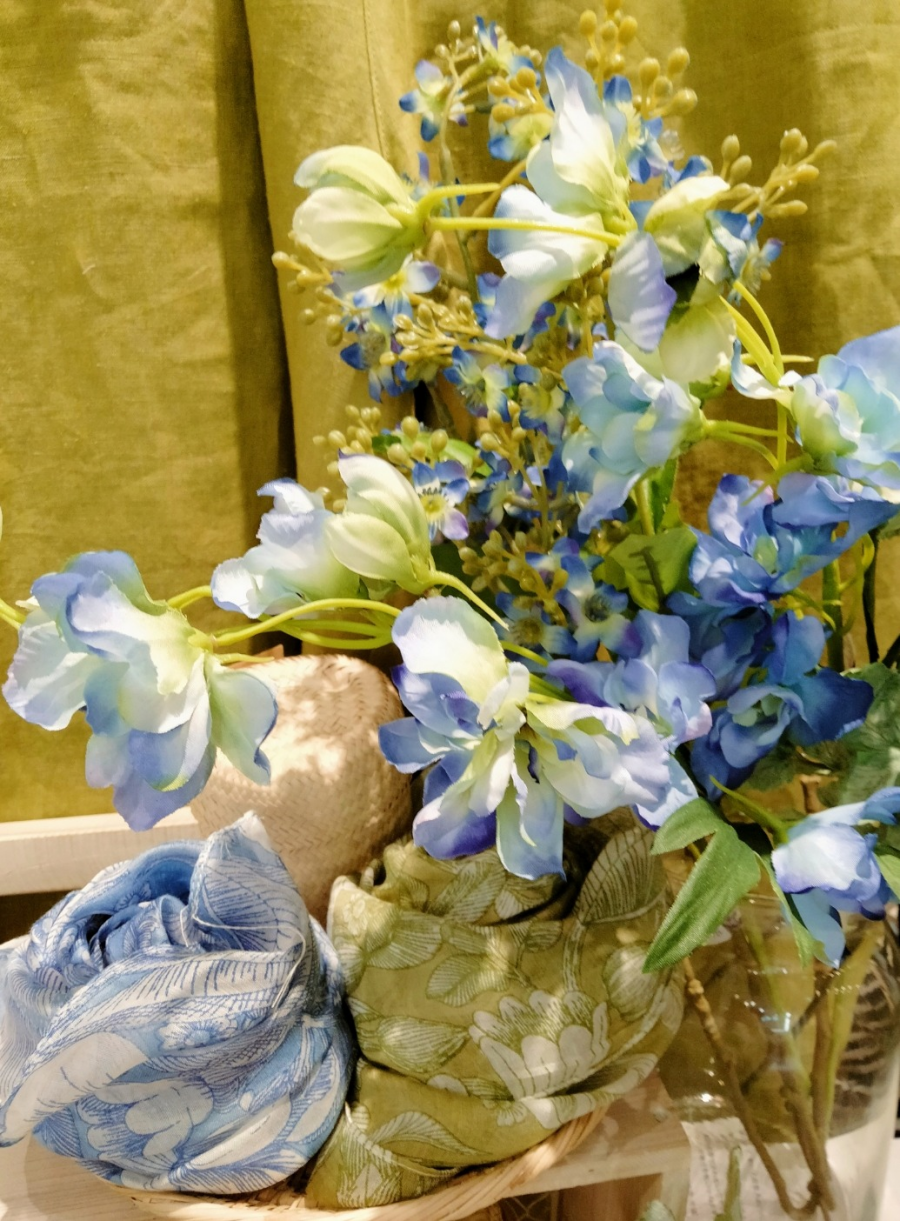 夏カラーの造花が入荷しました♪