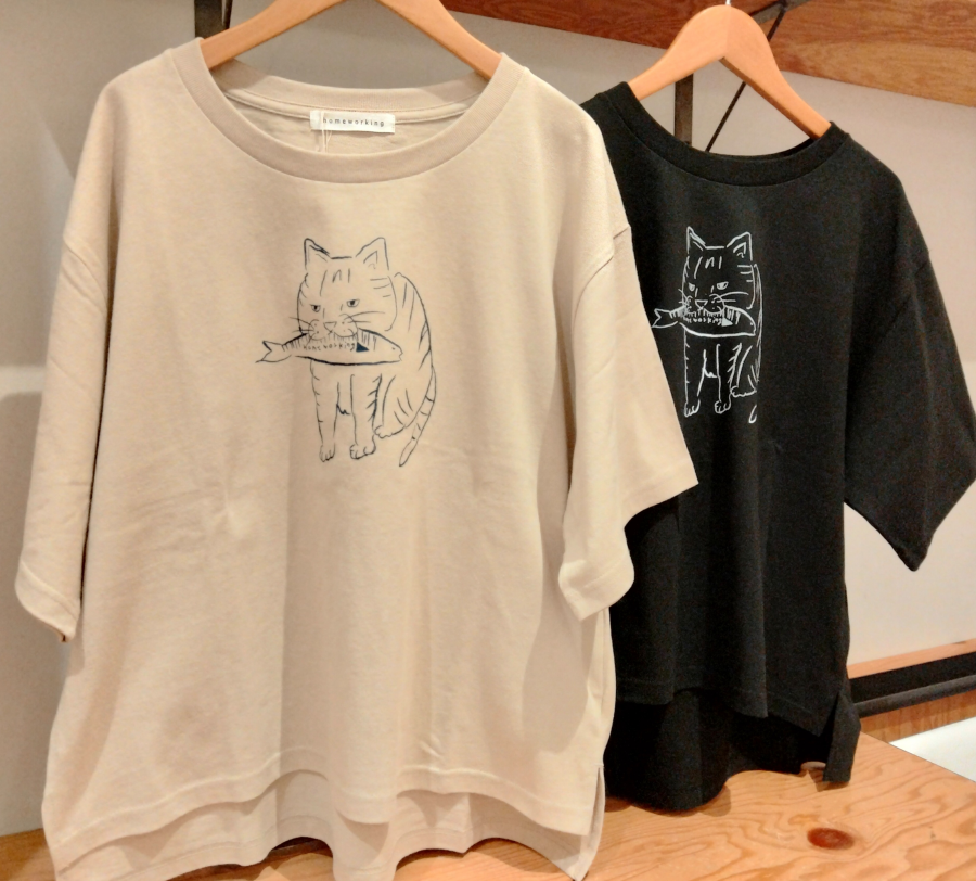 ネコイヌプリントTシャツ入荷致しました！