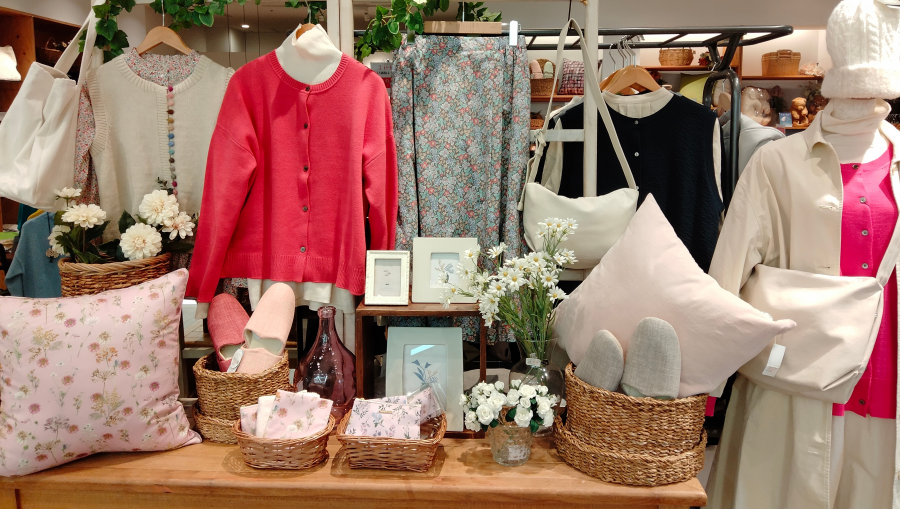 春のLiberty小物入荷致しました！